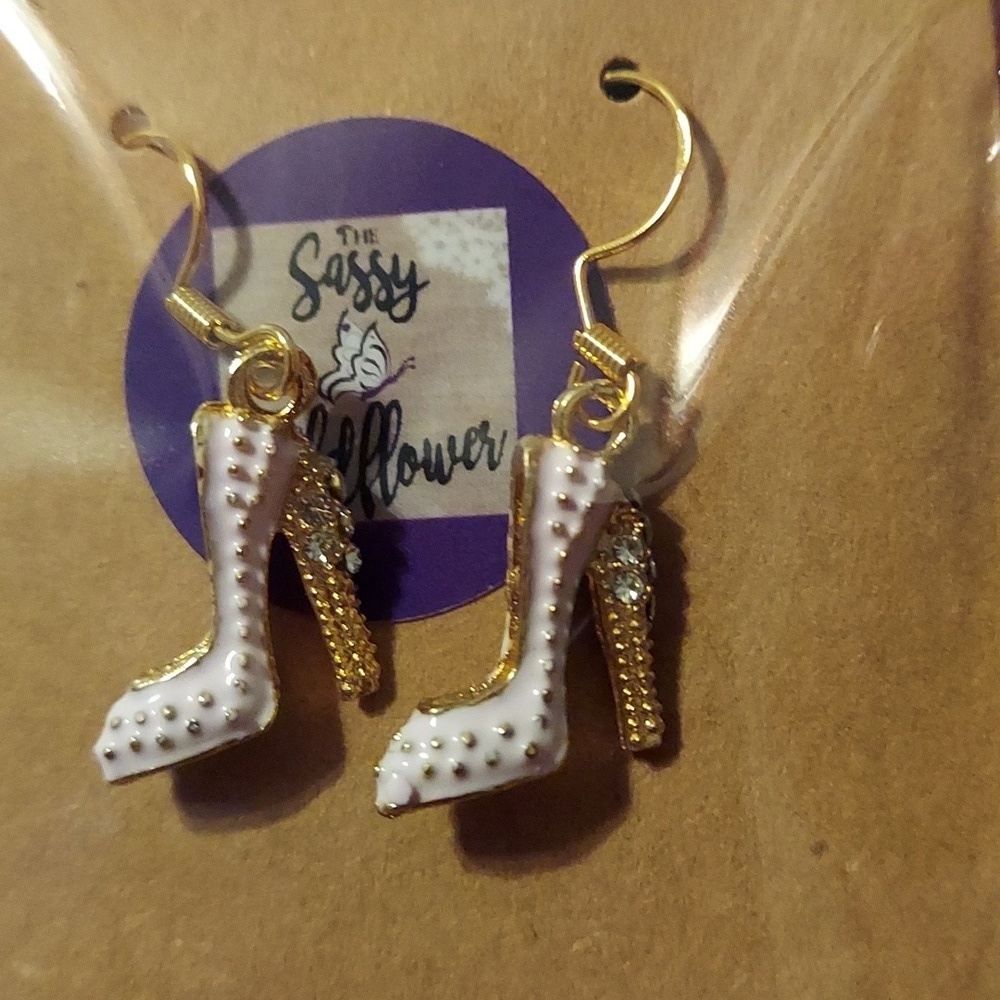 Hand Crafted Heel Earrings (Gold Tone) - Picture 2 of 4